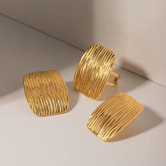 Golden Ripple Ring Adjustable