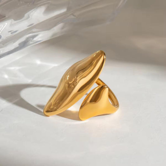 The Oro Sculpture Ring Adjustable