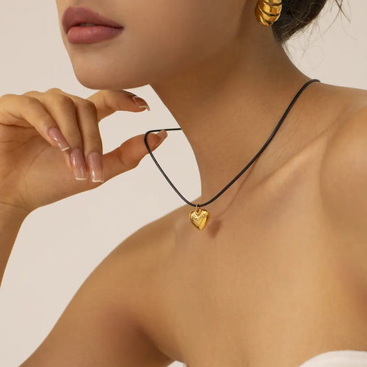 Glossy Heart Pendant Necklace