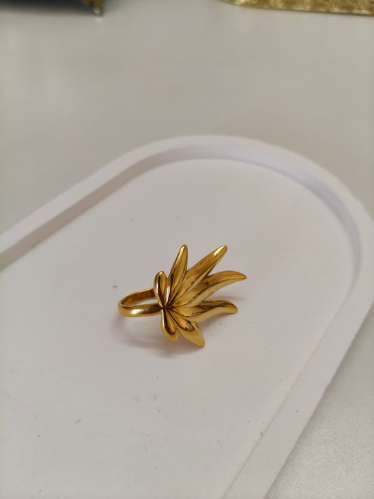 Luna Twist Ring Adjustable