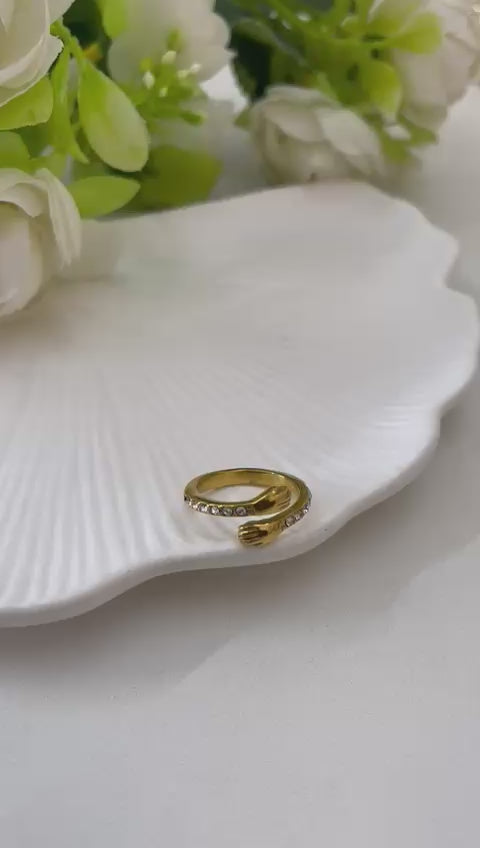 Hug Luxe Ring