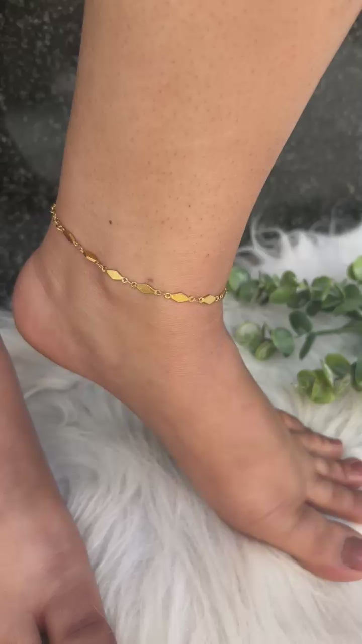 Soft Glow Anklet