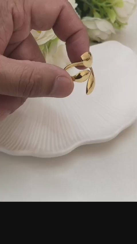The Golden Drizzle Ring - Adjustable